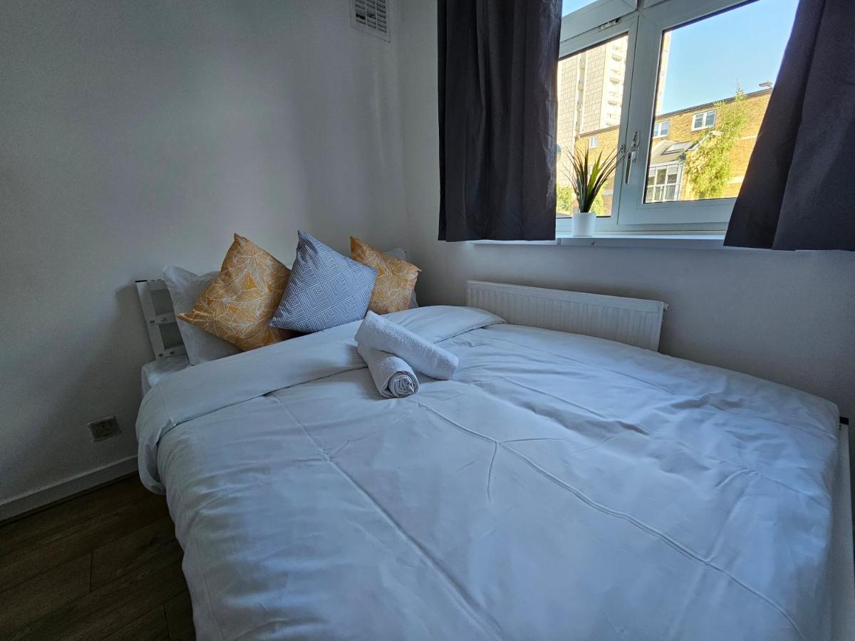 Towerhill Rooms Лондон Екстериор снимка