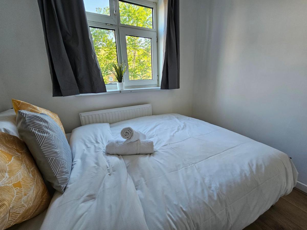 Towerhill Rooms Лондон Екстериор снимка