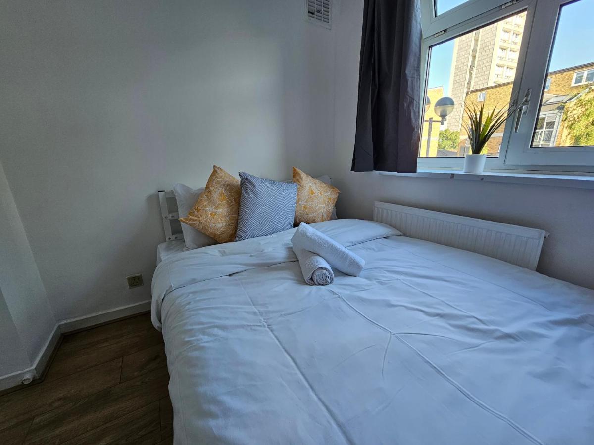 Towerhill Rooms Лондон Екстериор снимка