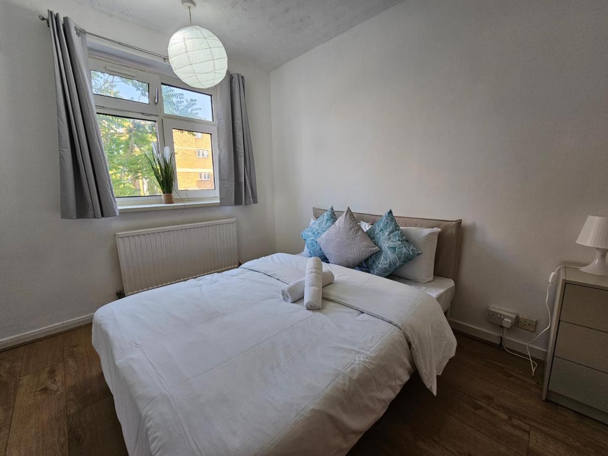 Towerhill Rooms Лондон Екстериор снимка