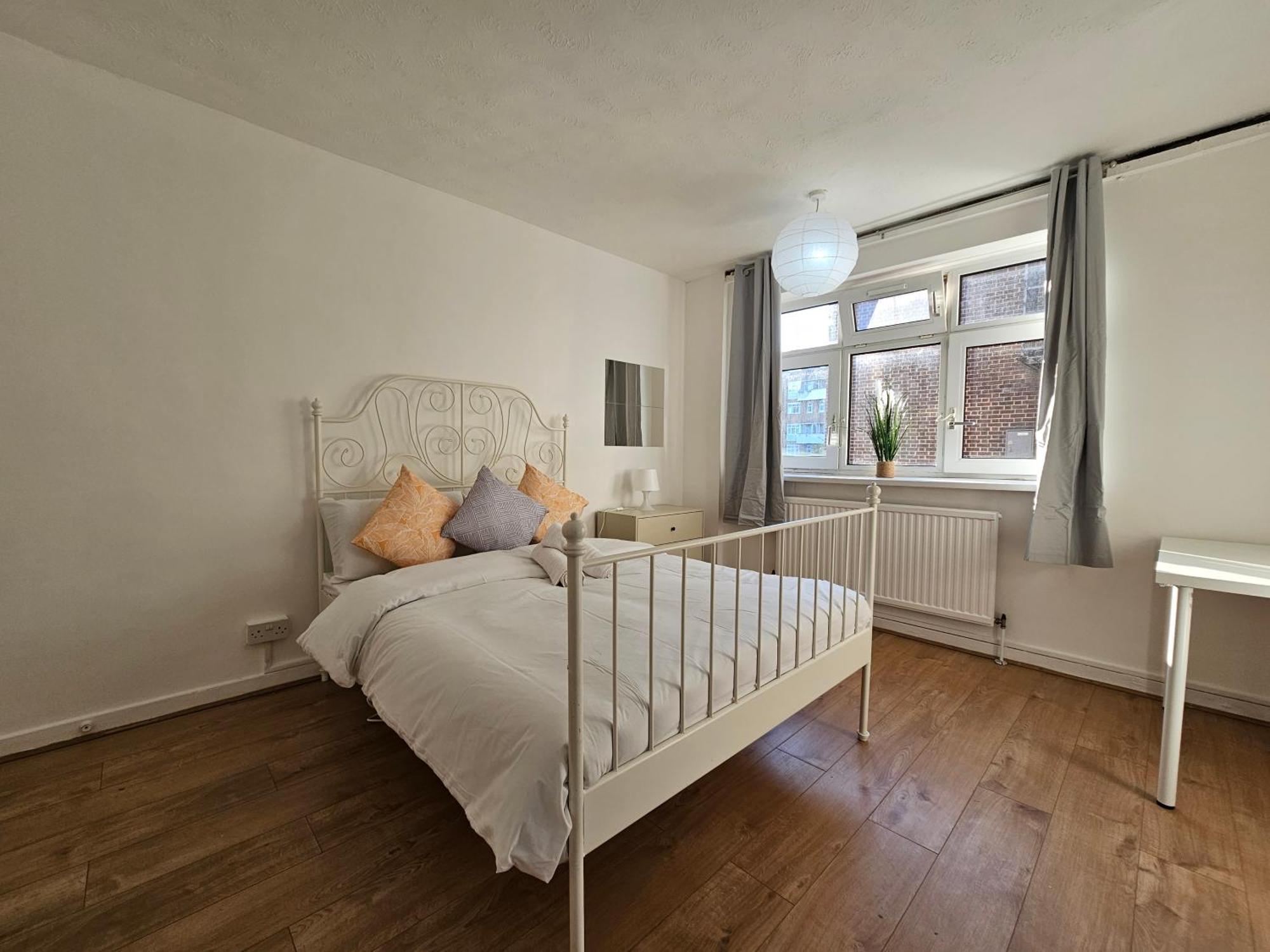 Towerhill Rooms Лондон Екстериор снимка