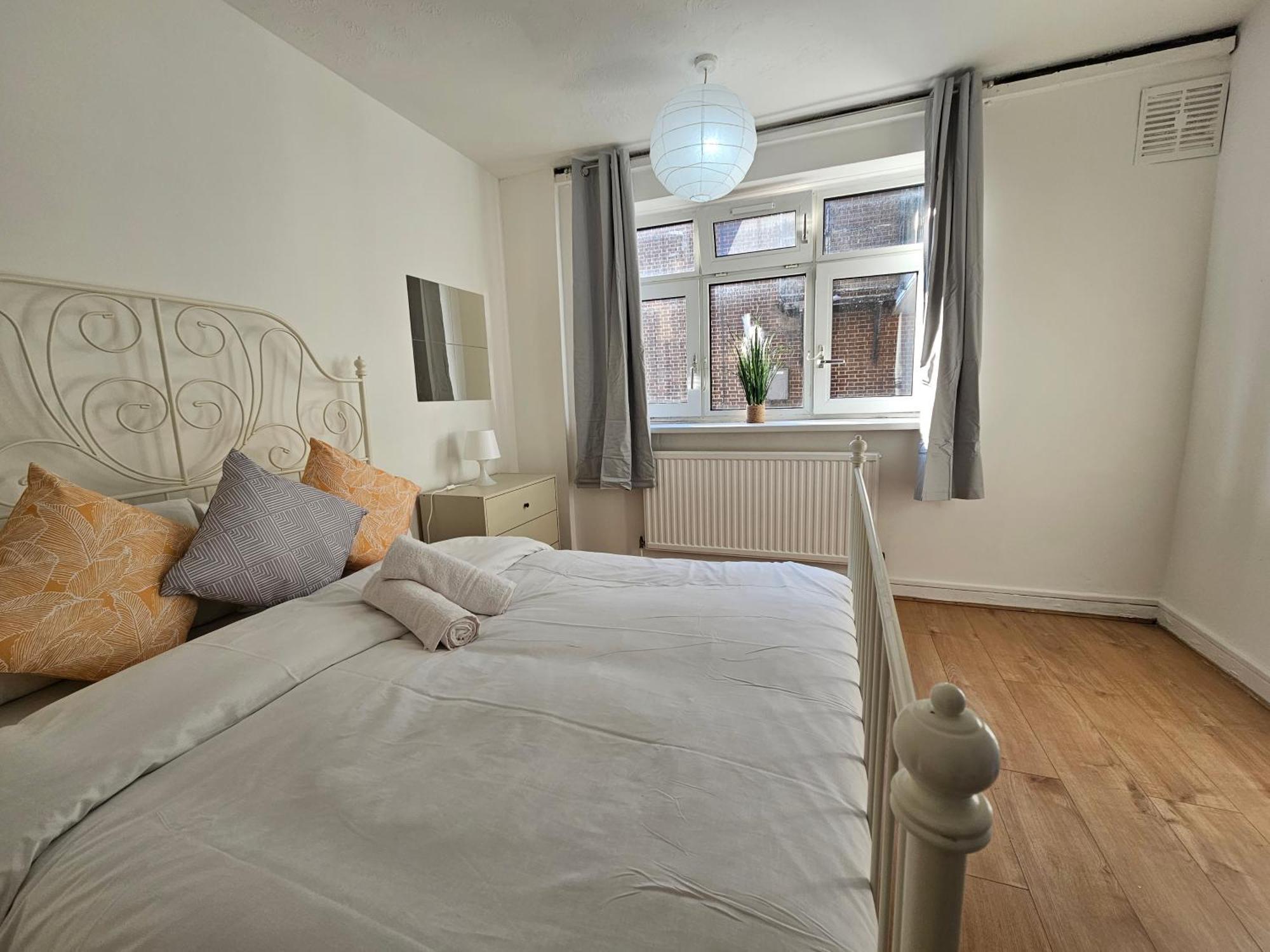 Towerhill Rooms Лондон Екстериор снимка